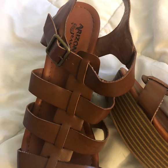 Arizona Brown Wedges - Picture 2 of 3